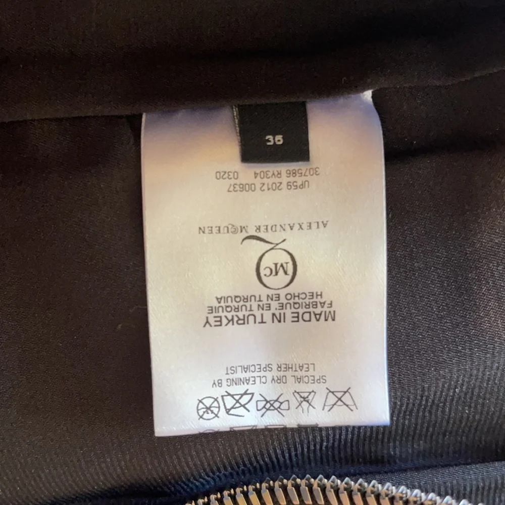 Alexander McQueen Zippered Leather Skirt - Picture 6 of 6
